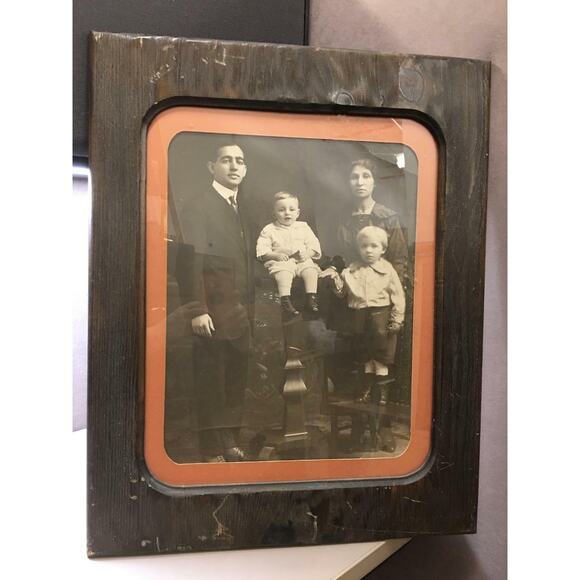 Vintage Family Photo Portrait Husband Wife Boys Dark Burled Wood Frame